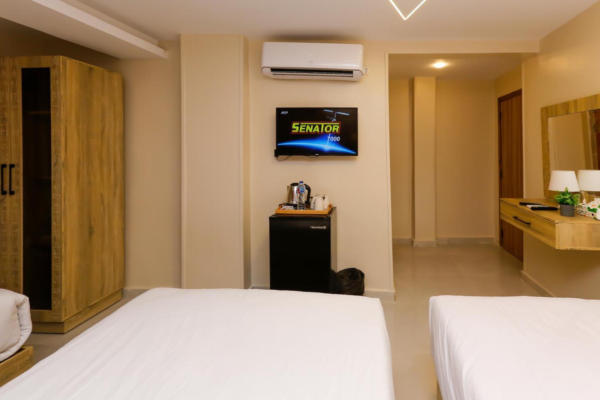 Giza Pyramids View 3*