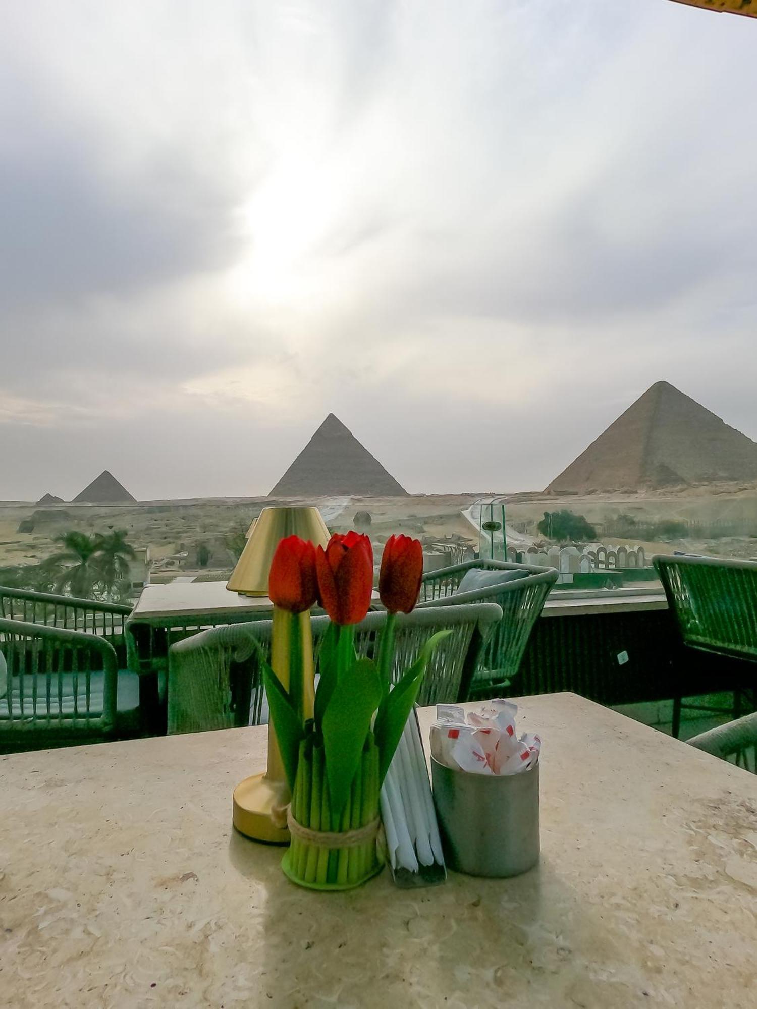 Giza Pyramids View Kafret el-Gabal